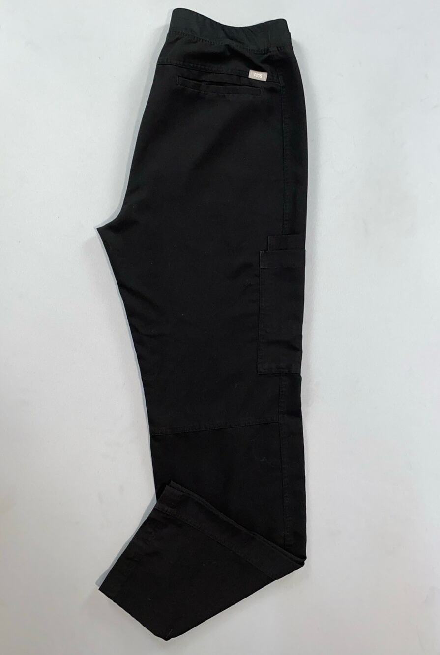 FIGs Men's Axim Pull On Stretch Cargo Scrub Pants, Bottoms. Black, Men's L. GUC!